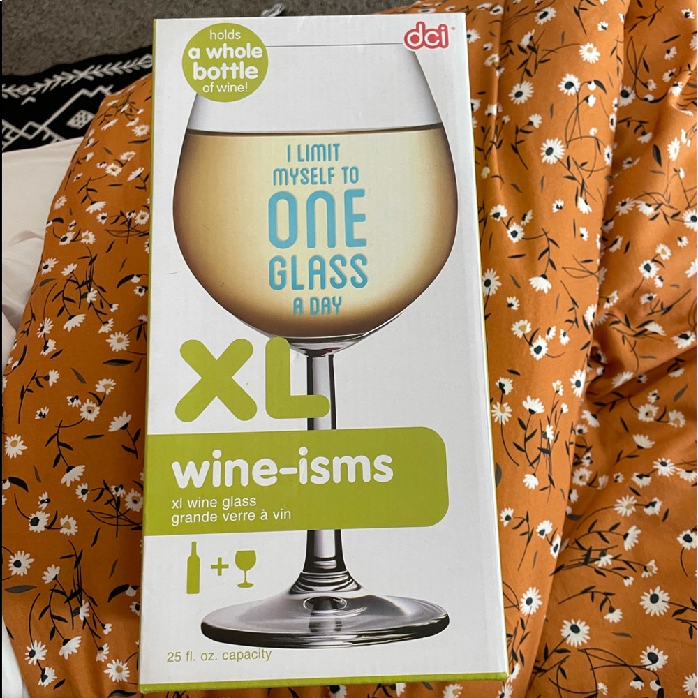 XL WINE GLASS - holds a whole bottle of wine! FREE SHIPPING